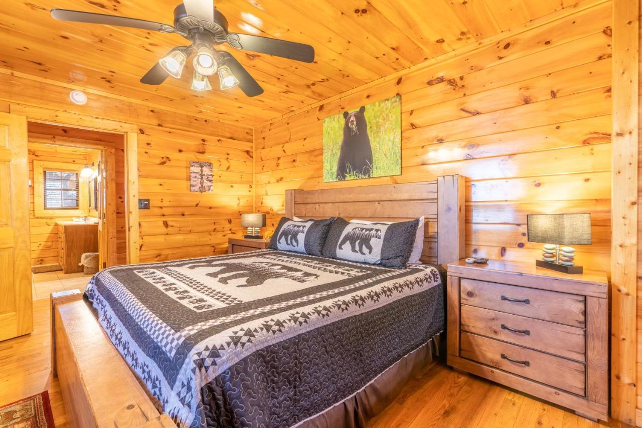 Comfort Cabin Bearway To Heaven W Private Hot Tub Pigeon Forge Exterior photo