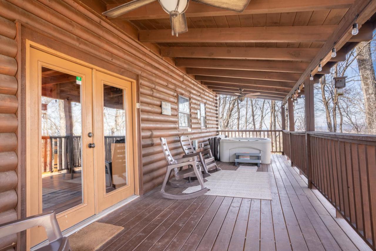 Comfort Cabin Bearway To Heaven W Private Hot Tub Pigeon Forge Exterior photo