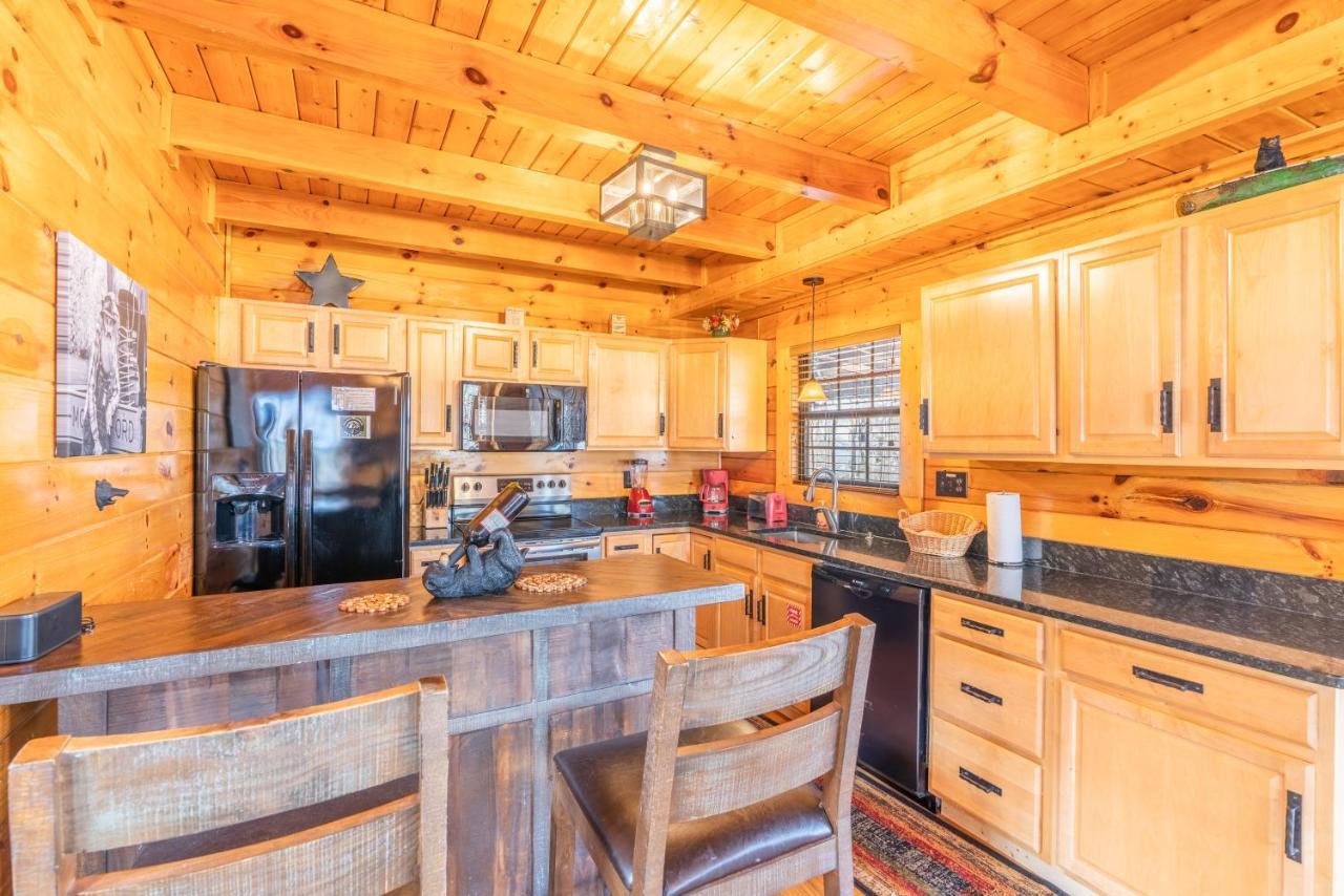 Comfort Cabin Bearway To Heaven W Private Hot Tub Pigeon Forge Exterior photo