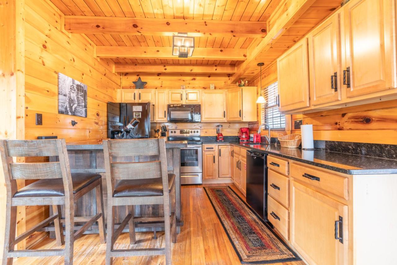 Comfort Cabin Bearway To Heaven W Private Hot Tub Pigeon Forge Exterior photo