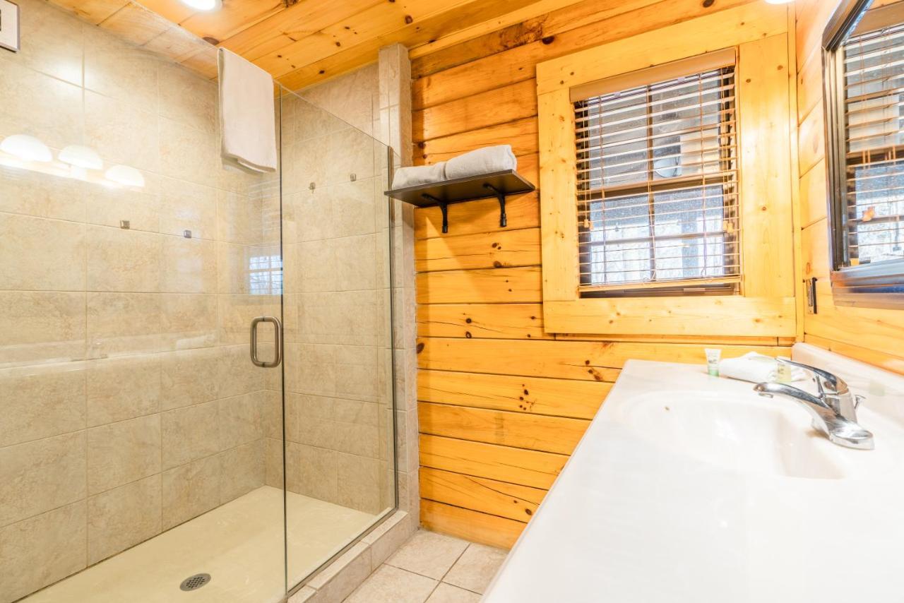 Comfort Cabin Bearway To Heaven W Private Hot Tub Pigeon Forge Exterior photo