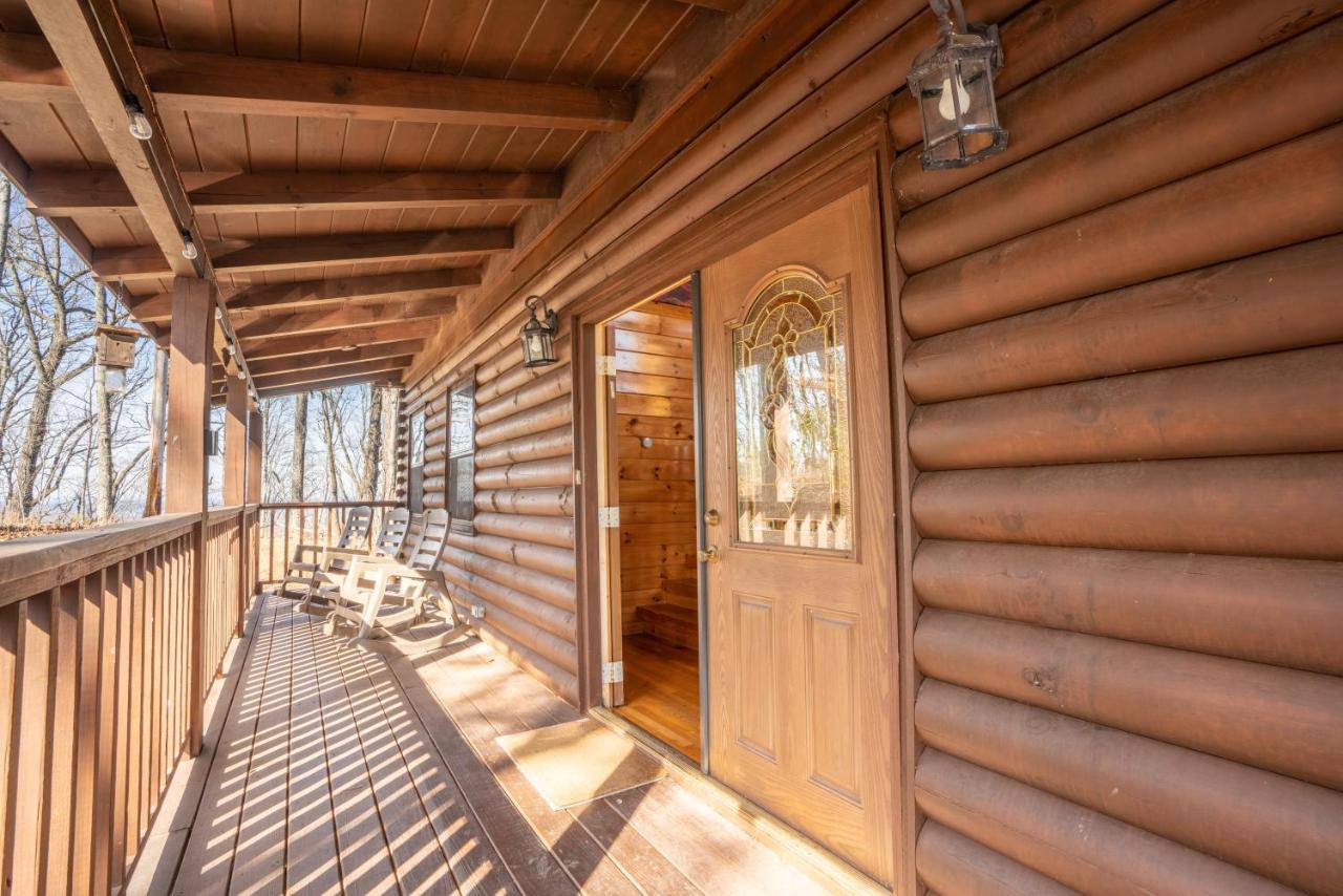 Comfort Cabin Bearway To Heaven W Private Hot Tub Pigeon Forge Exterior photo