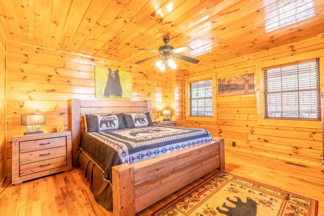 Comfort Cabin Bearway To Heaven W Private Hot Tub Pigeon Forge Exterior photo